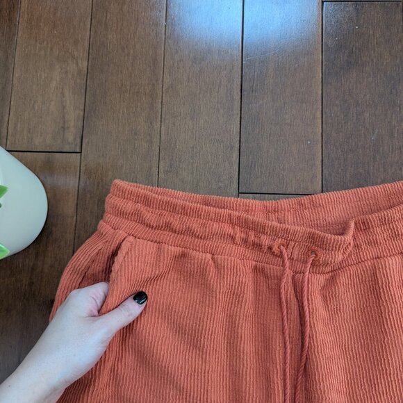 3/$20 JOE FRESH RIBBED ORANGE FLOWY SWEATSHORTS - Picture 2 of 3